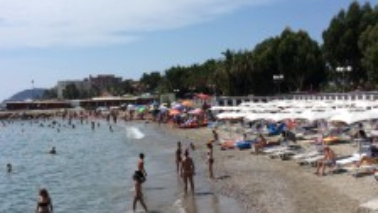 Albenga Spiagge Libere Attrezzate Il Commento Del