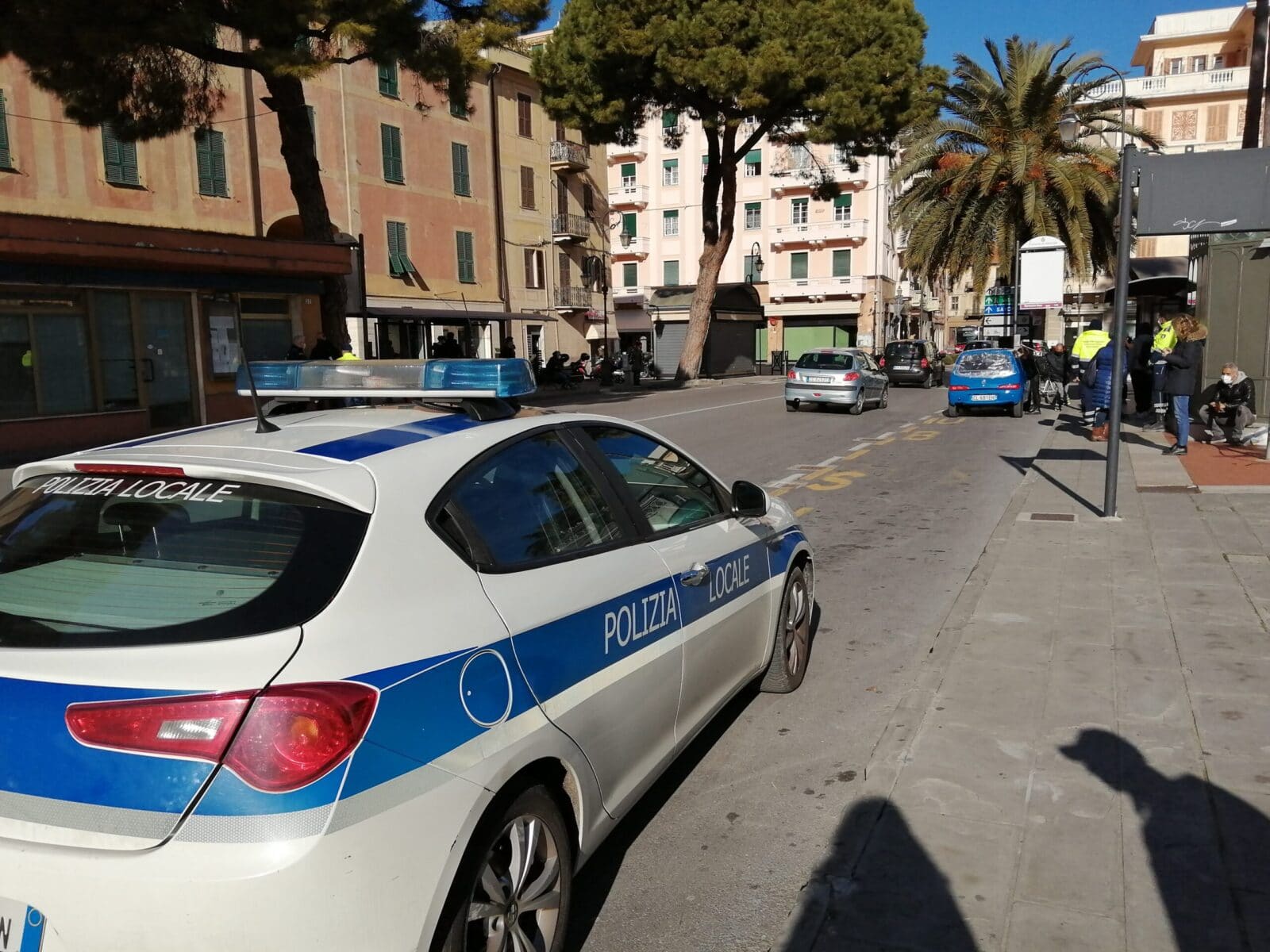 Droga, soldi falsi e gioielli nascosti nel locale: sospesa la licenza al  circolo privato di via del Roggetto ad Albenga 