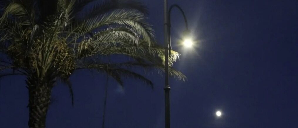 un notturno sul lungomare di Albenga