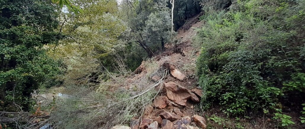 la frana di via dei Tedeschi di alcuni giorni fa a Vado Ligure